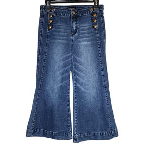 Hart Denim cropped flare jeans. Button detail.  Size 27.